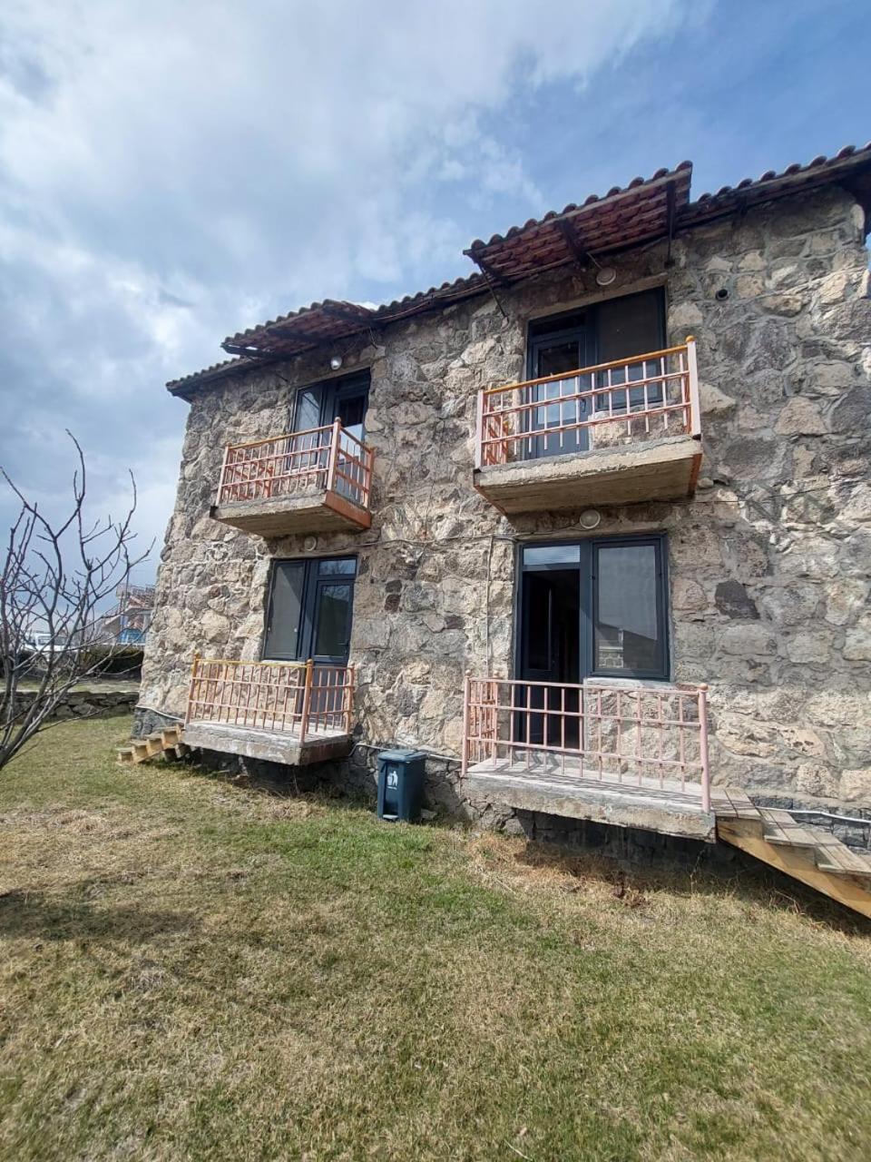 Hotel Maruna Sevan Exterior photo